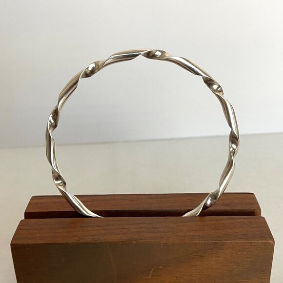 Sterling Silver 925 Twisted Round Bangle Bracelet Size 7.75" - Picture 3 of 16
